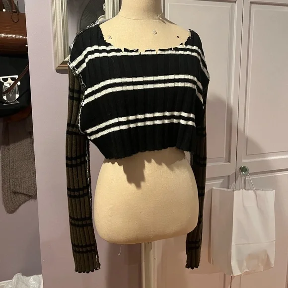 BDG Cropped Mix Match Sweater - Picture 1 of 5